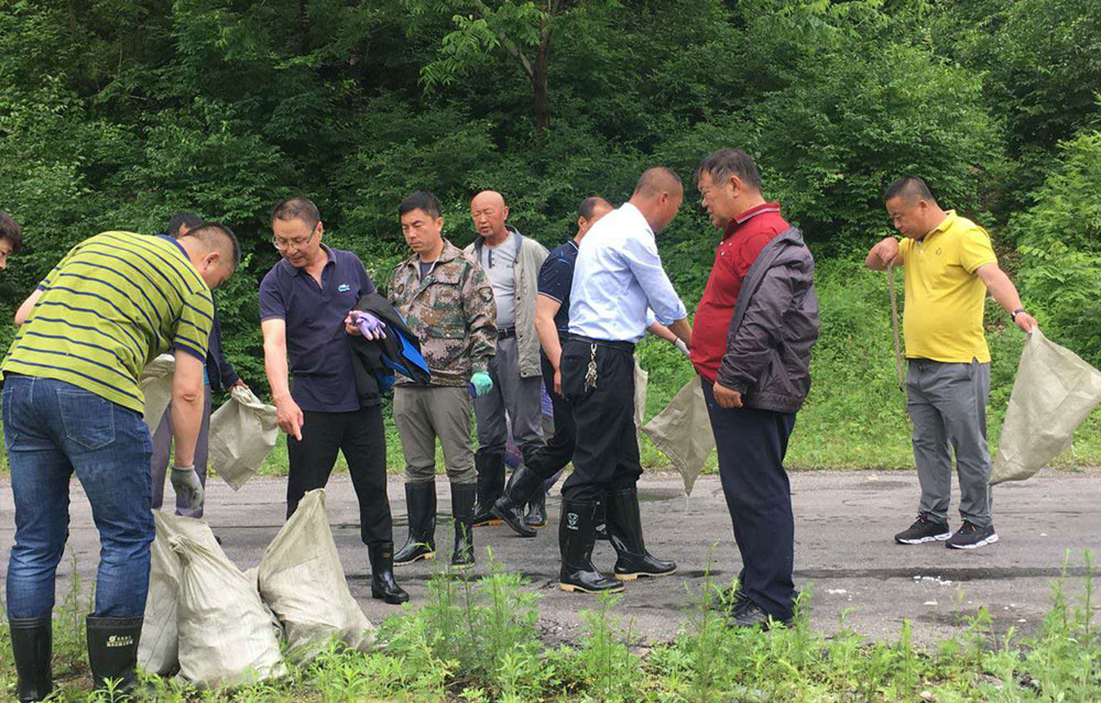 水洞集团公司党委副书记、纪委书记宋威同志一行五人深入县草河掌镇套峪村举行实地调研_金沙8888js水洞风物区